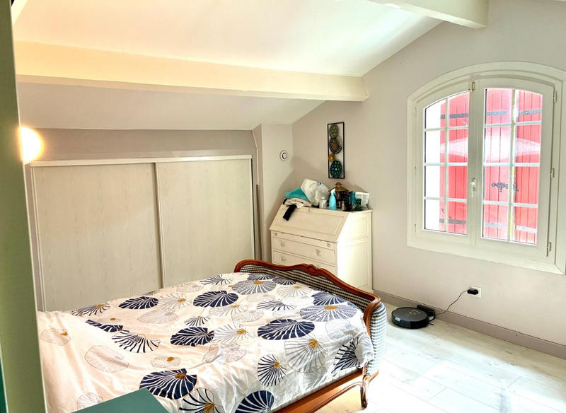 Maison - 250 m² - 7 pièces