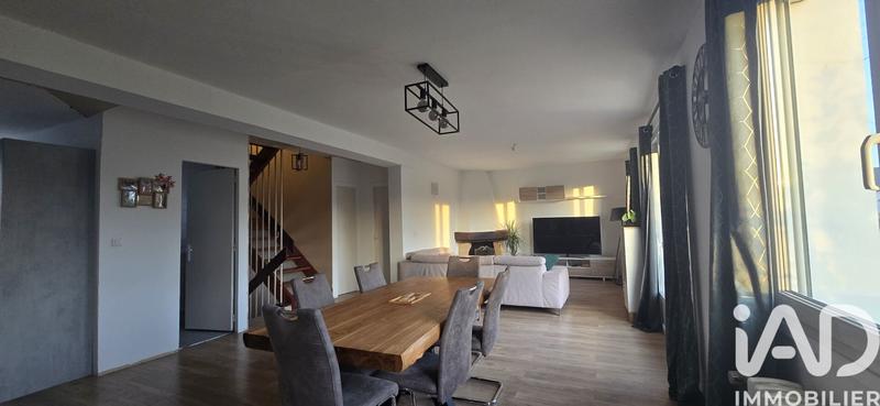 Maison - 140 m² - 8 pièces