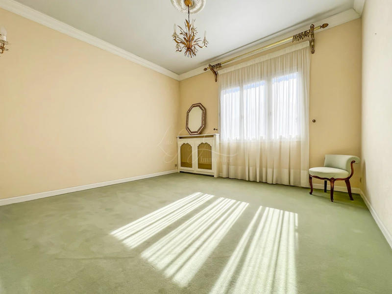 Maison - 166 m² - 7 pièces