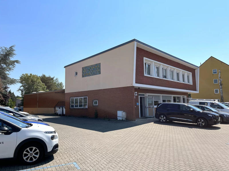 Local d'activités - 2 300 m²