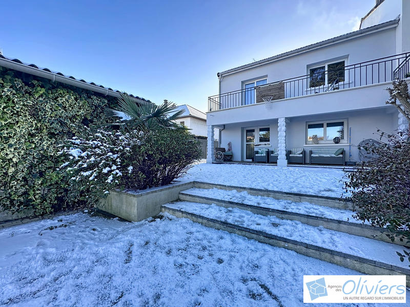 Maison traditionnelle - 140 m² - 6 pièces