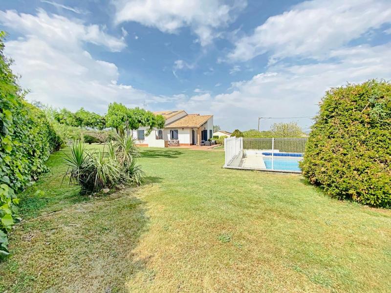 Maison - 180 m² - 8 pièces