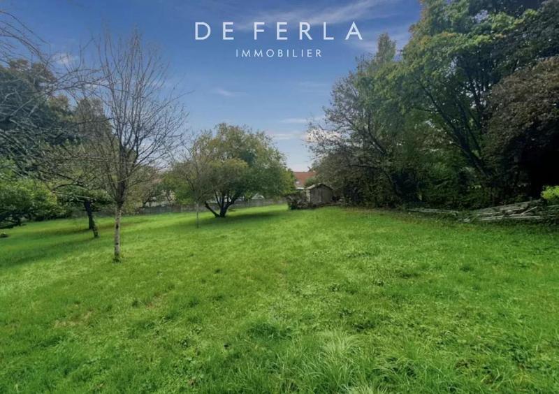 Maison - 340 m² - 10 pièces