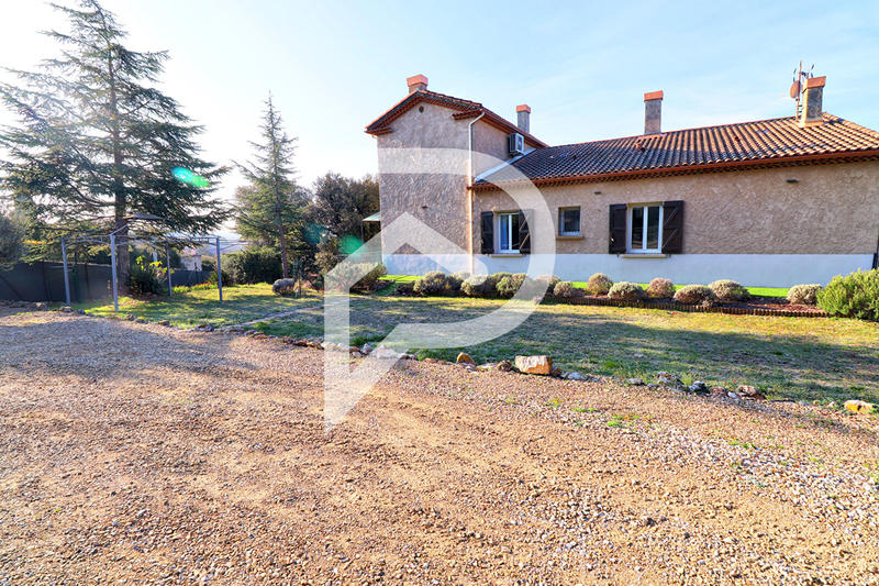 Appartement - 99 m² - 4 pièces