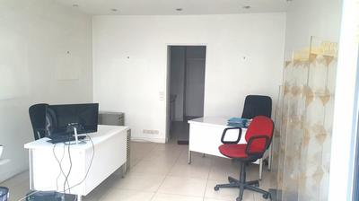 Magasins - 62 m² - 4 pièces