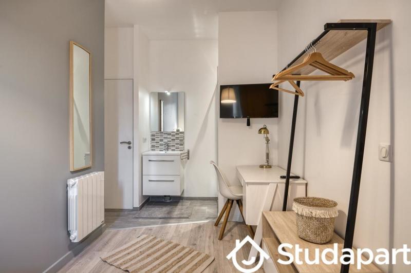 Chambre - 11 m² - 1 pièce