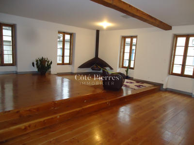 Appartement - 200 m² - 3 pièces