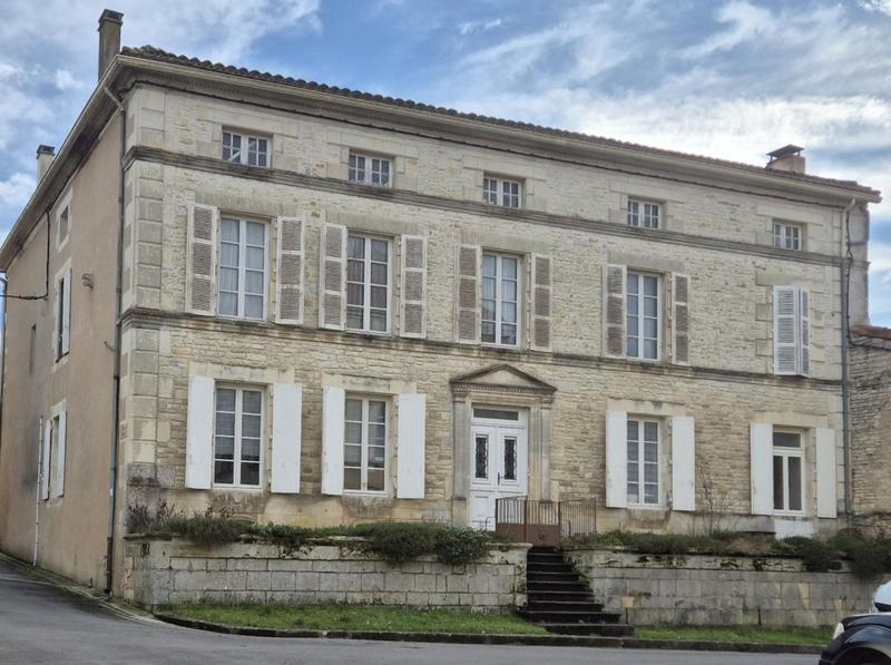 Propriété - 376 m² - 12 pièces