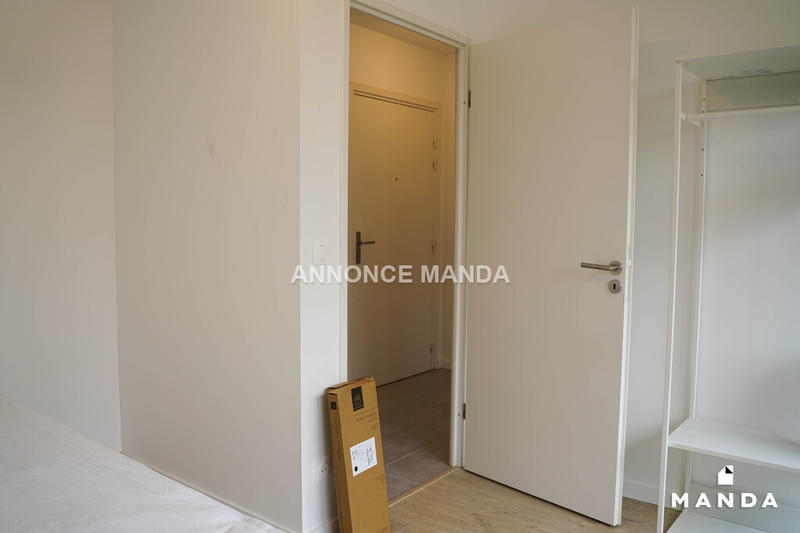 Chambre - 12 m² - 5 pièces