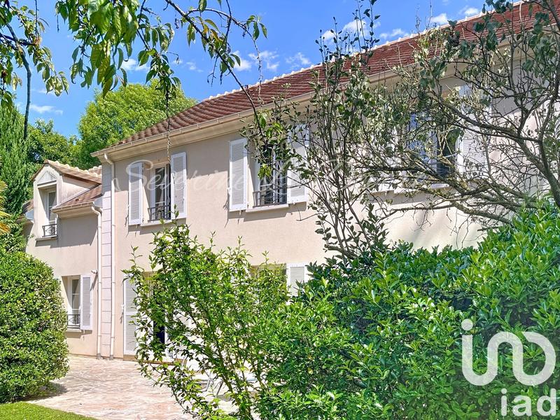 Maison - 181 m² - 8 pièces