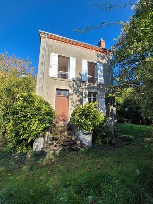 Maison - 180 m² - 14 pièces