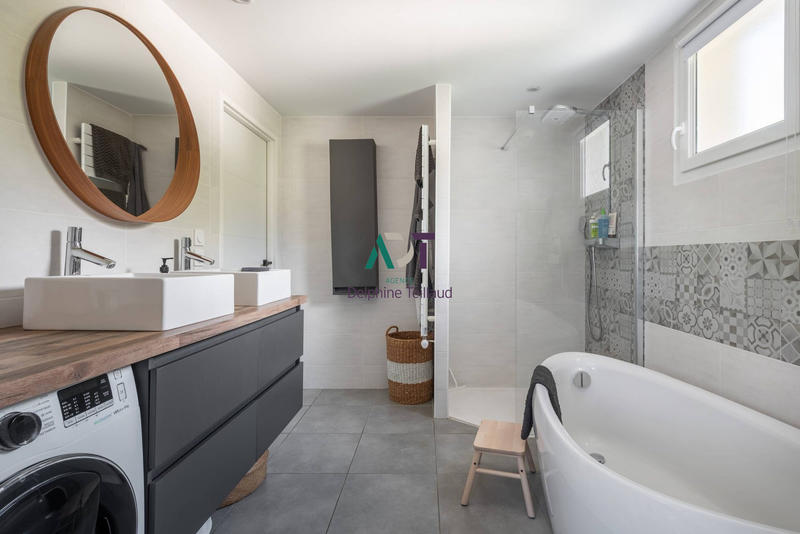 Appartement - 90 m² - 4 pièces