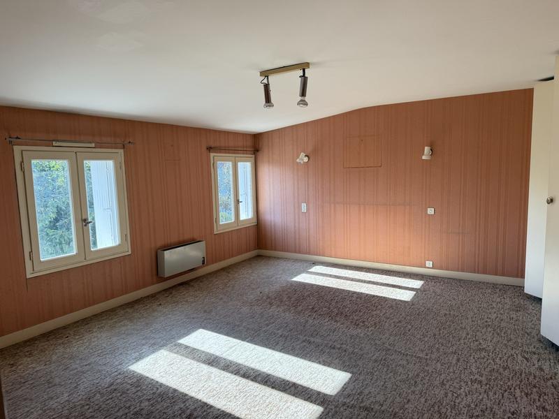 Maison - 329 m² - 13 pièces