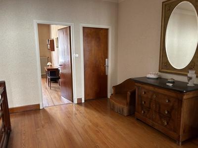 Maison traditionnelle - 188 m² - 7 pièces