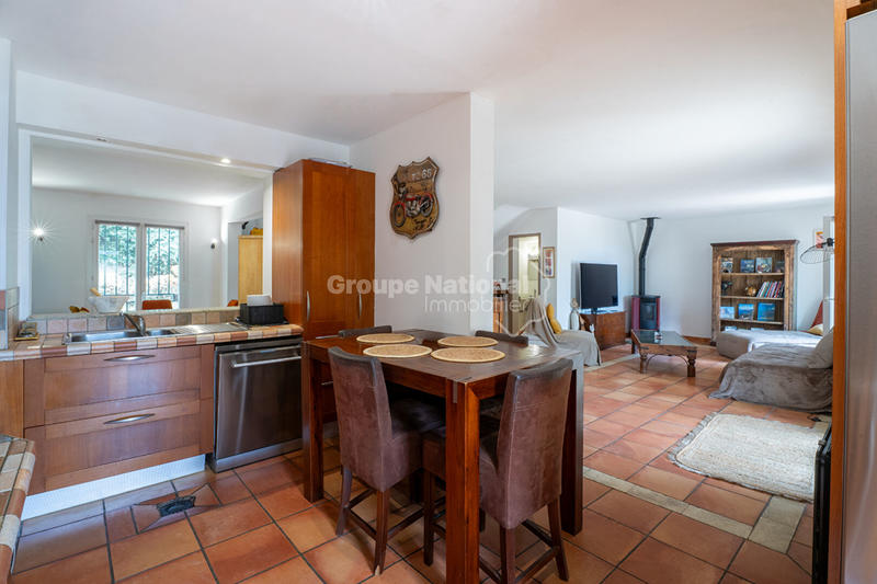 Maison - 241 m² - 6 pièces