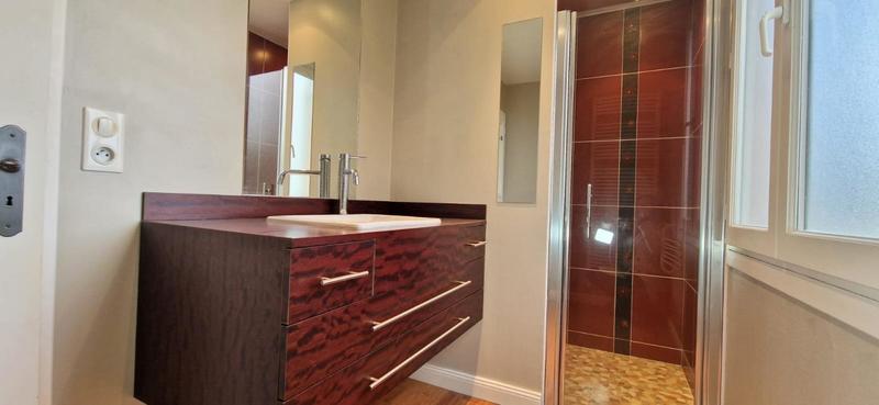 Maison - 210 m² - 6 pièces