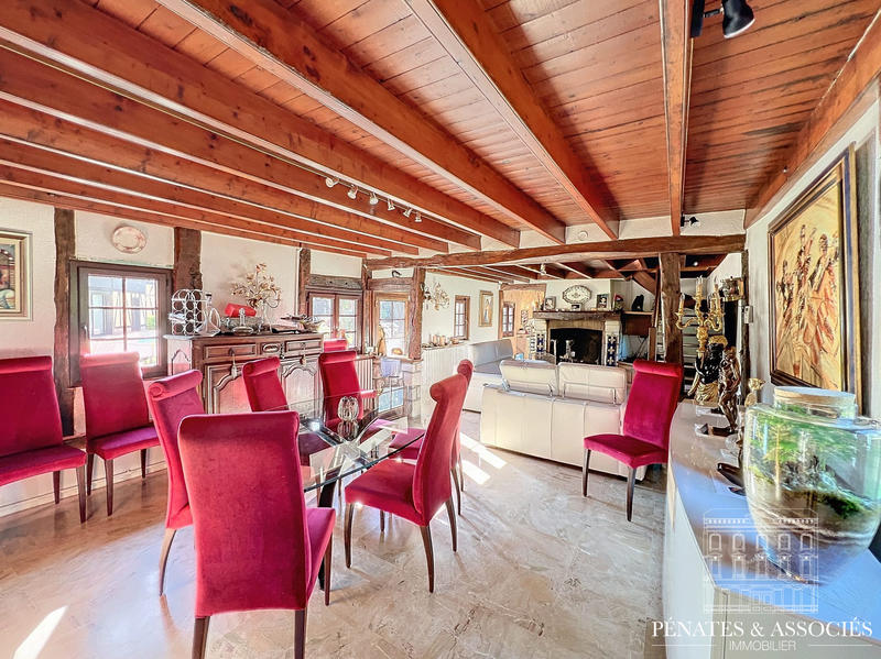 Villa - 360 m² - 6 pièces