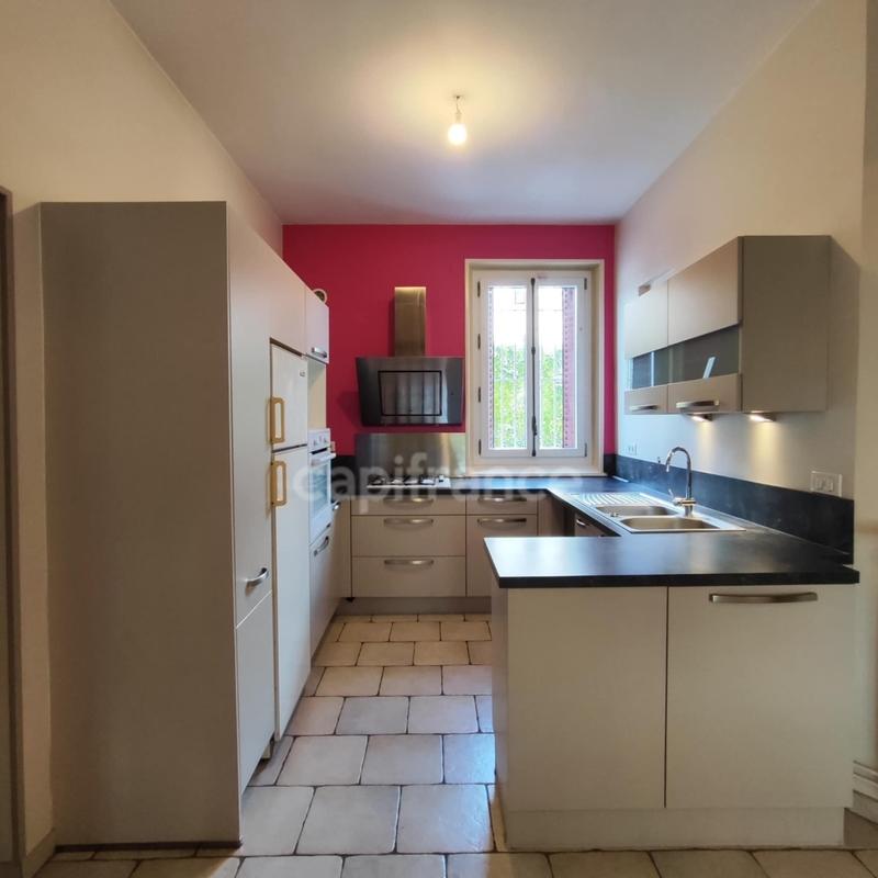 Maison - 210 m² - 10 pièces