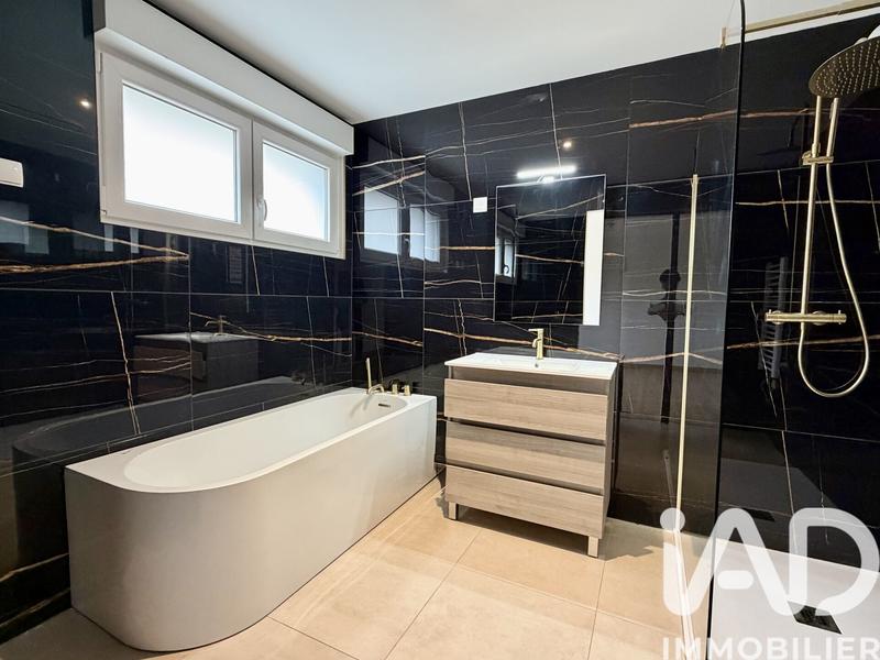 Maison - 137 m² - 4 pièces