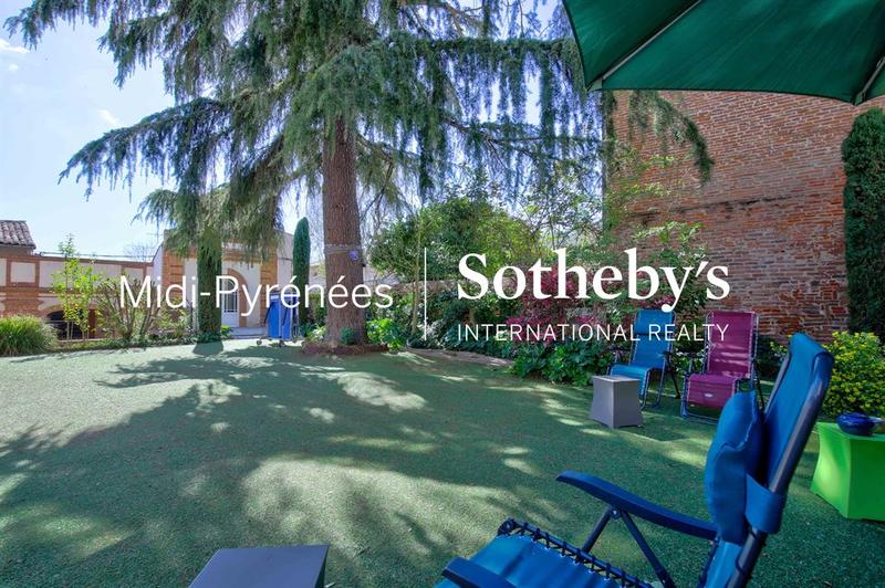 Maison bourgeoise - 733 m² - 19 pièces