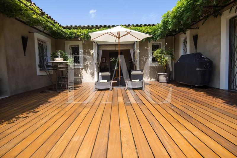 Villa - 402 m² - 12 pièces