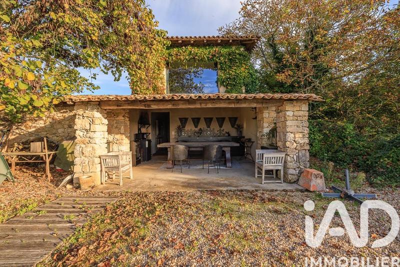 Maison - 195 m² - 6 pièces