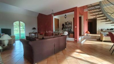 Maison - 192 m² - 6 pièces