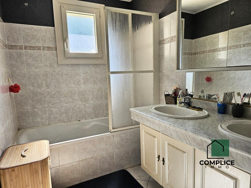 Maison traditionnelle - 120 m² - 4 pièces