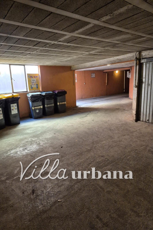 Parking / Garage - 12 m²