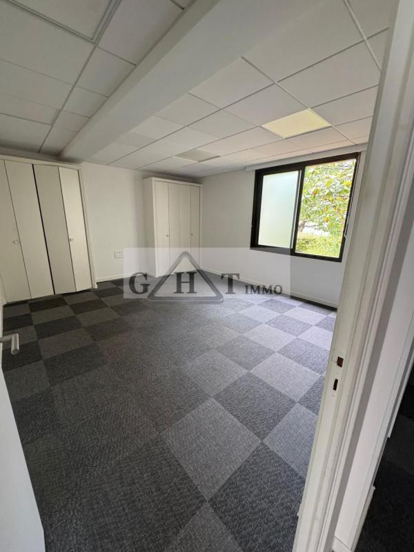 Bureau - 220 m²