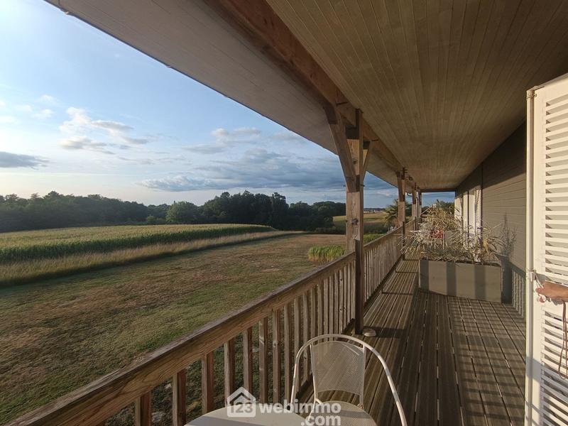 Maison - 737 m² - 20 pièces