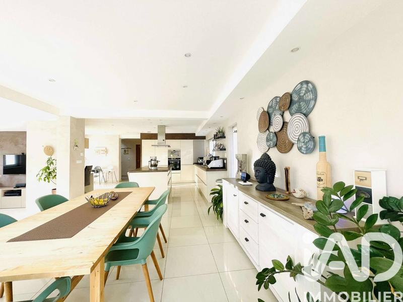 Maison - 172 m² - 7 pièces