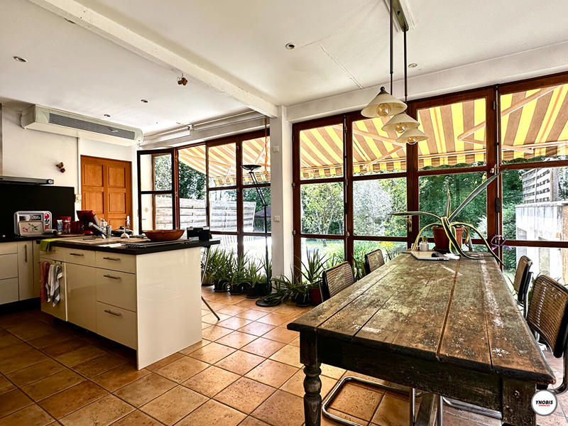 Immeuble - 700 m² - 15 pièces