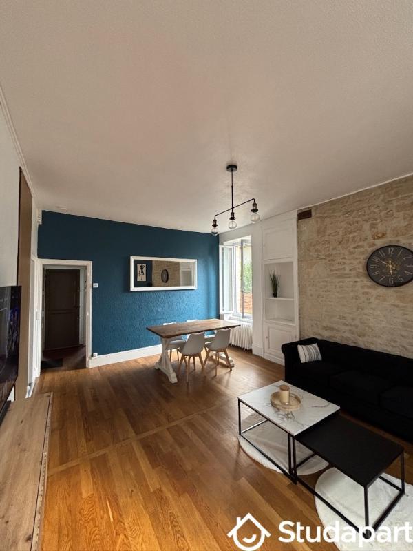 Chambre - 85 m² - 1 pièce