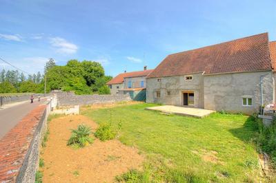 Maison - 232 m² - 7 pièces