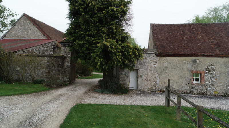 Corps de ferme - 335 m² - 14 pièces