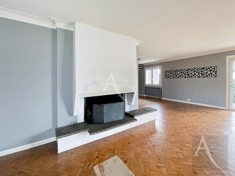 Maison - 170 m² - 8 pièces