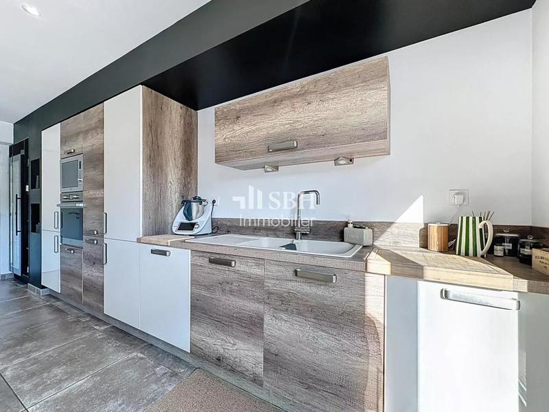 Villa - 211 m² - 10 pièces