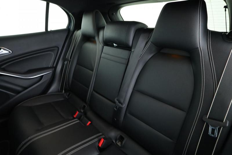 Mercedes Gla 200 Sensation 7g-Dct 156 ch