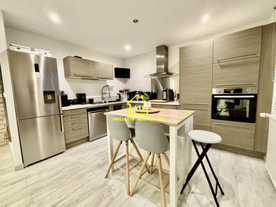 Maison - 92 m² - 4 pièces