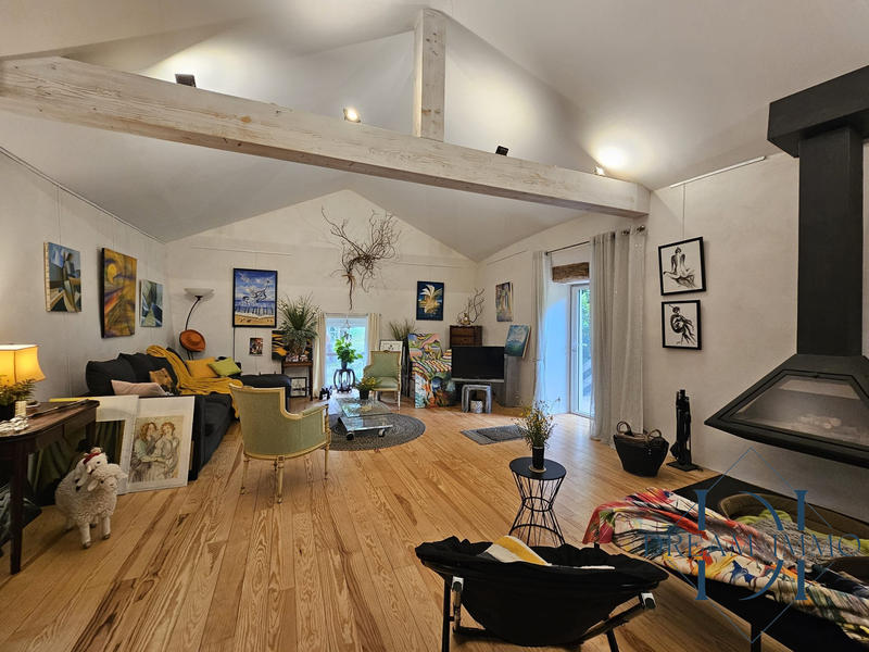 Maison - 380 m² - 7 pièces