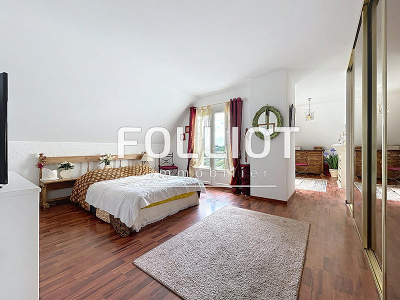 Maison - 185 m² - 5 pièces