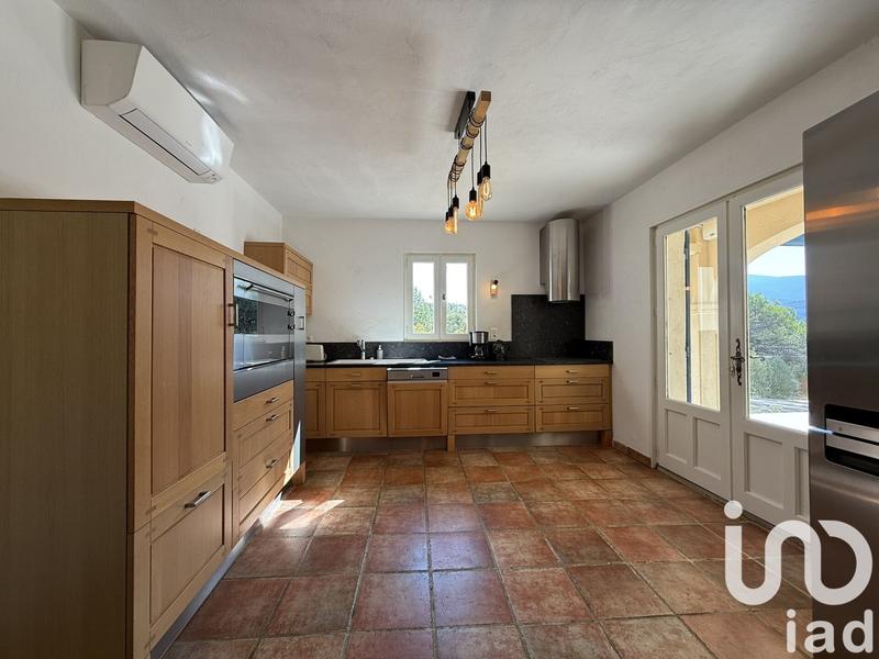 Maison - 200 m² - 7 pièces