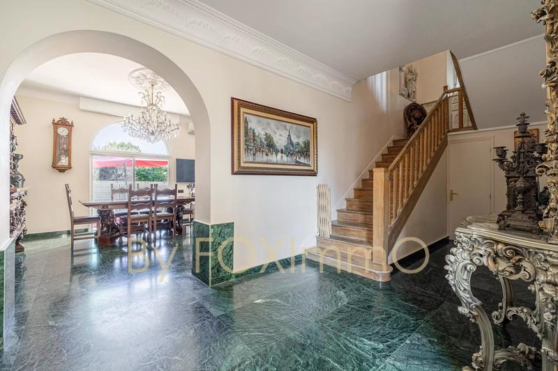 Maison - 280 m² - 7 pièces