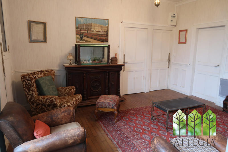 Maison - 261 m² - 14 pièces