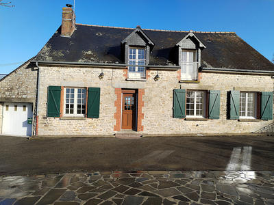 Maison - 120 m² - 8 pièces