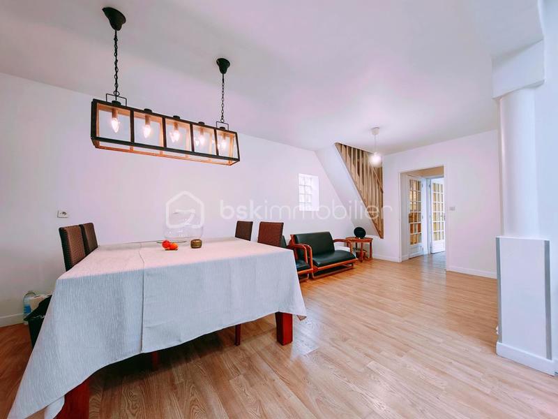 Maison - 140 m² - 5 pièces