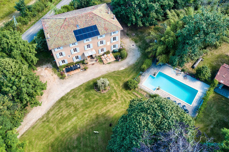 Maison ancienne - 300 m² - 13 pièces