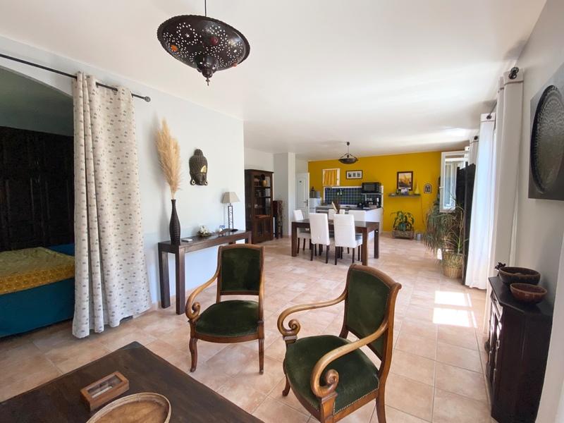 Maison - 275 m² - 10 pièces