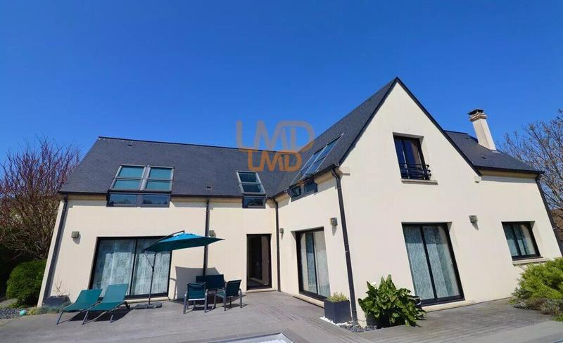 Villa - 279 m² - 7 pièces